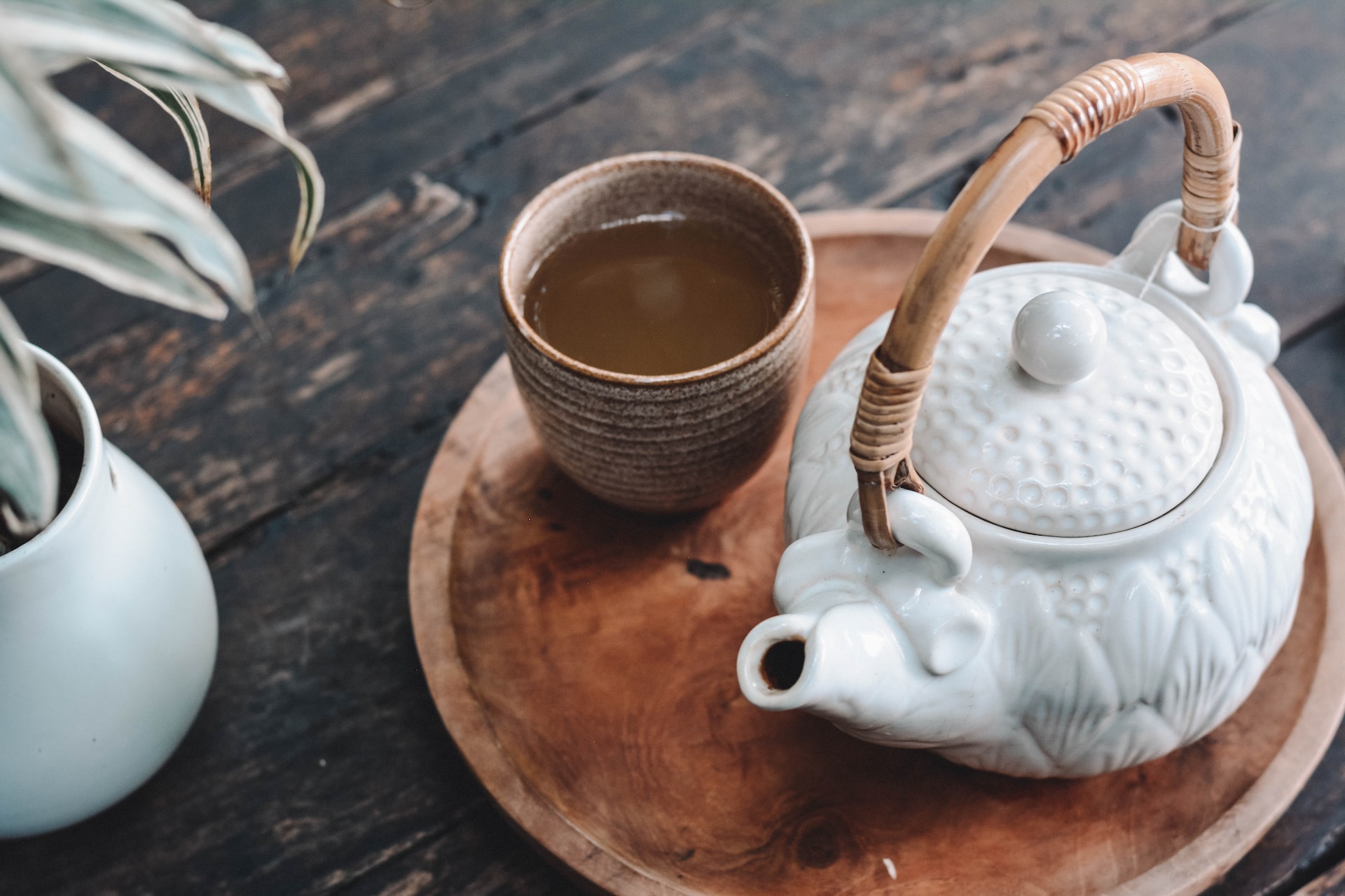 Ziołowe herbaty, które warto pić jesienią i zimą