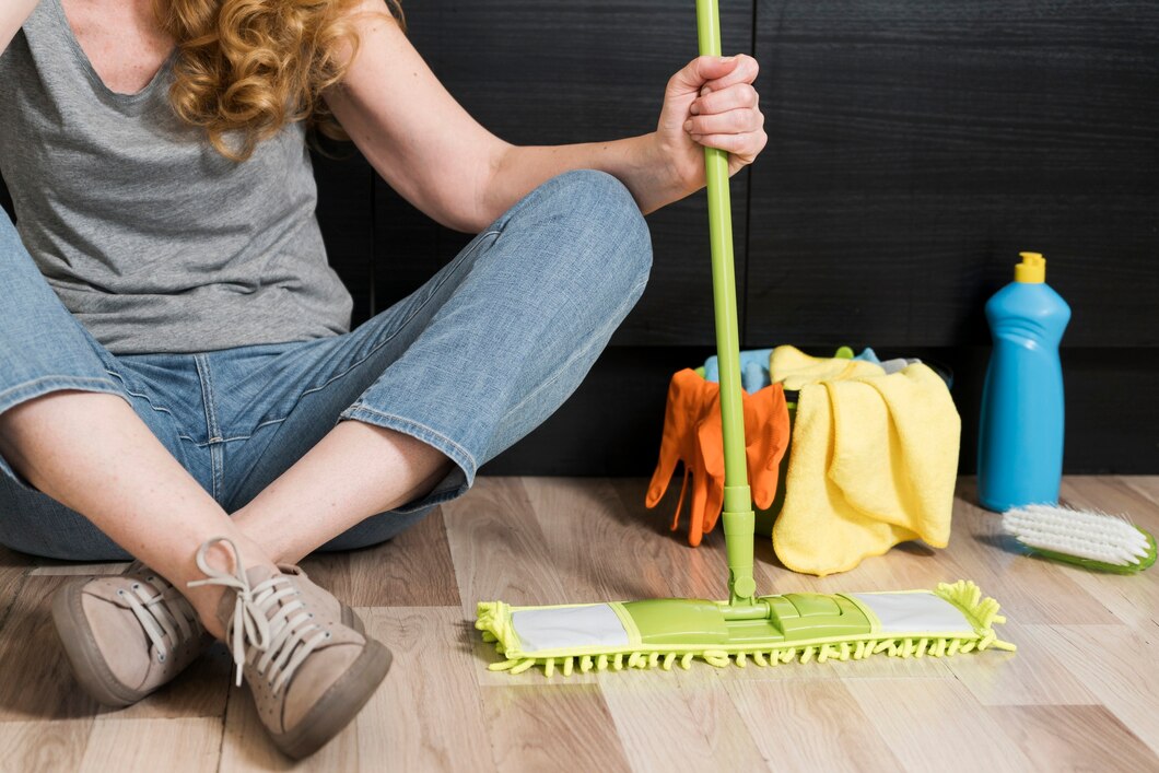 Jak efektywnie wykorzystać mopy z mikrowłókna w utrzymaniu czystości domu?
