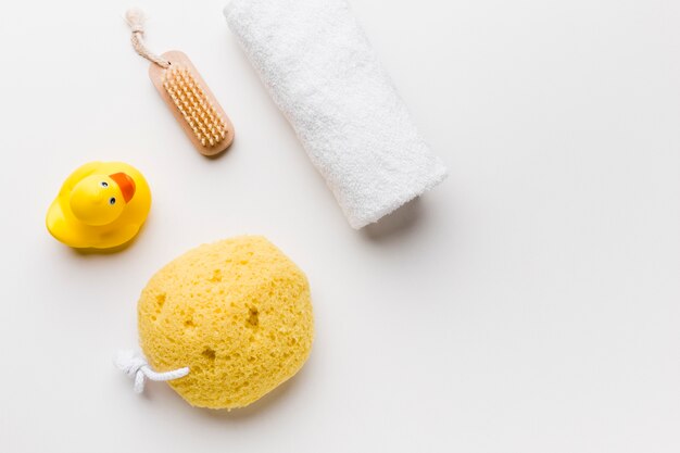 Dodatki i akcesoria do kąpieli dziecka – jakie warto zakupić z myślą o swoim maluszku